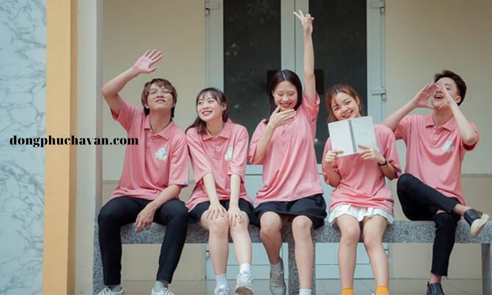 may-dong-phuc-nhom-lop-o-di-an-gia-re.jpg