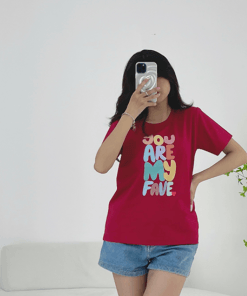 áo thun cổ tròn màu đỏ đô