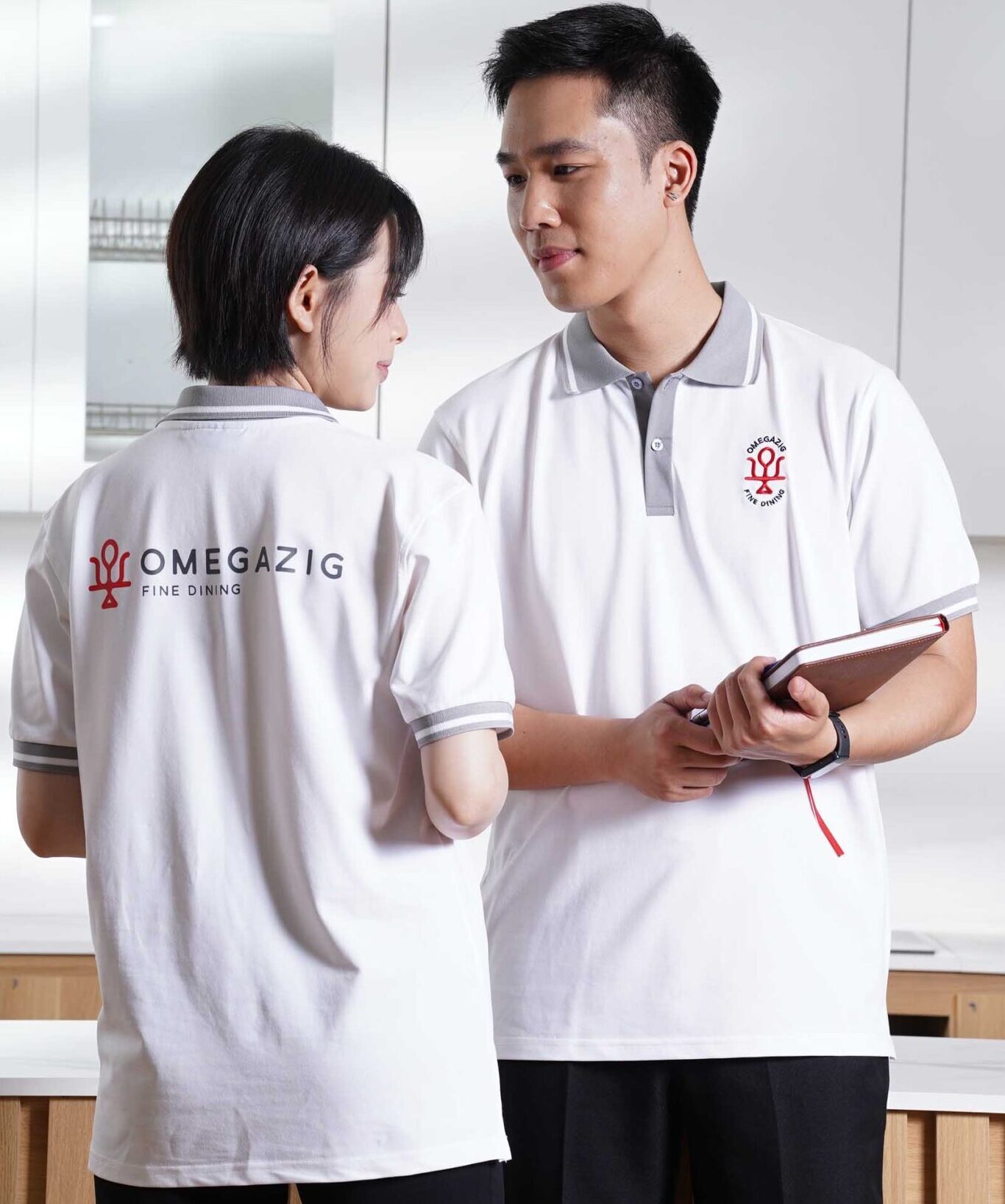 Đồng phục công ty màu trắng Đồng phục công ty màu trắng