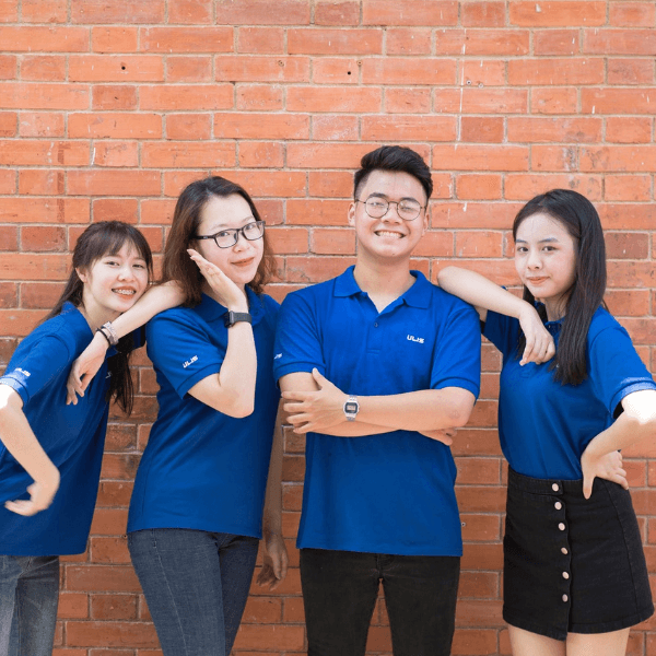 may đồng phục đại học quốc gia