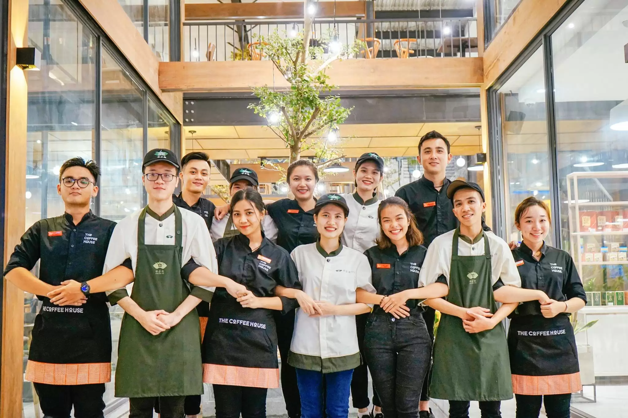 In logo lên tạp dề giá rẻ - Giải pháp cho thương hiệu nổi bật